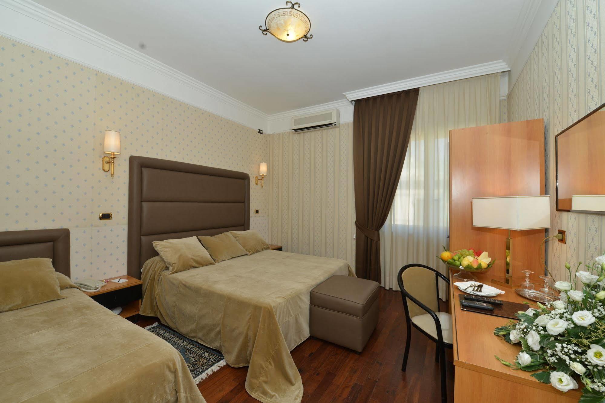 Hotel Palma Pompeï Buitenkant foto